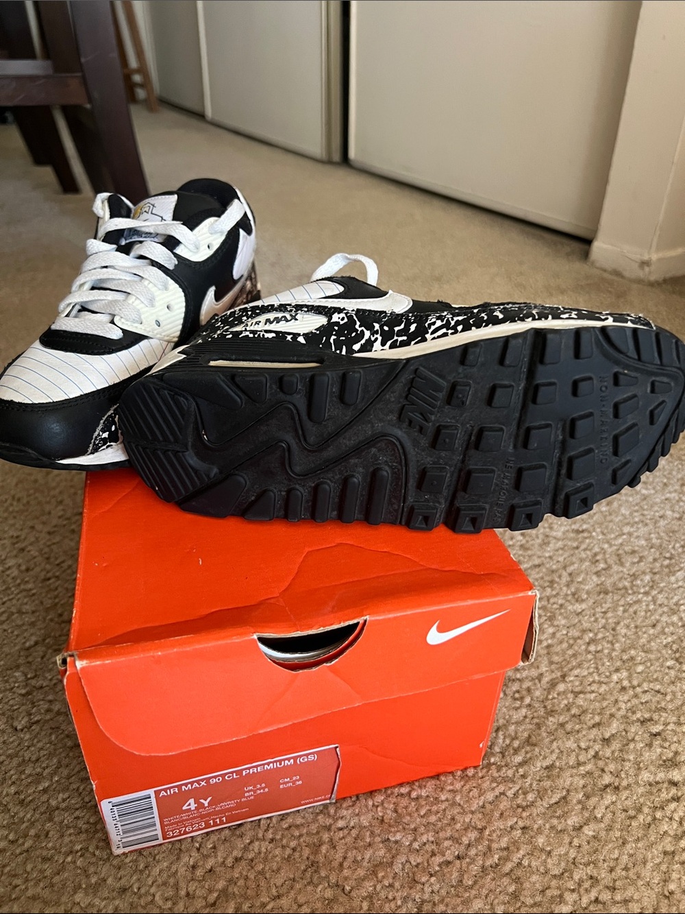 Nike Black & White Air Max Notebook-Print Sneakers - Picture 3 of 4